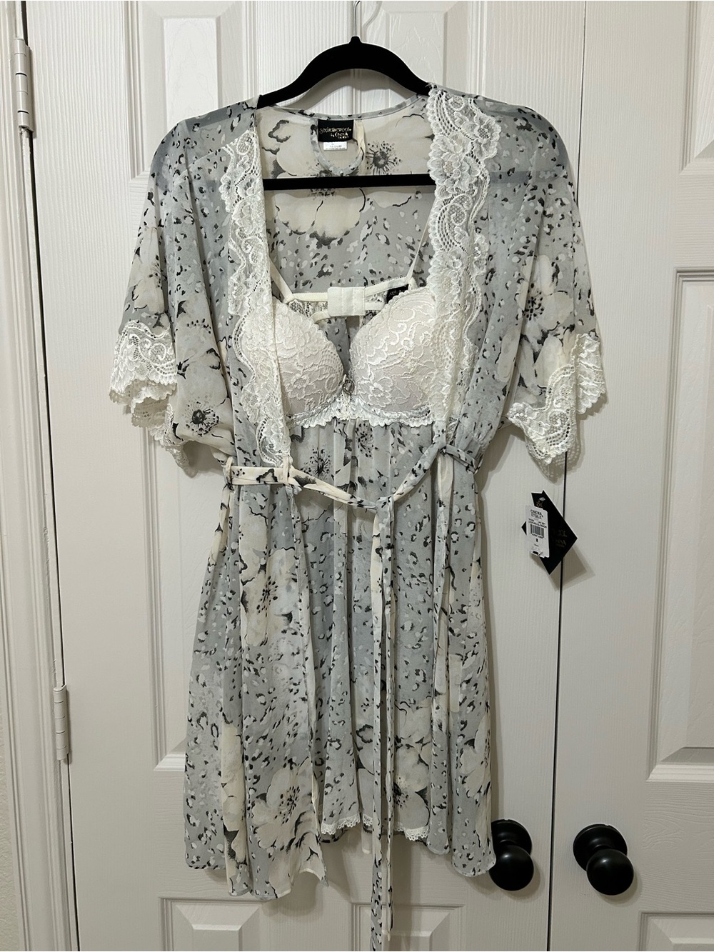 NWT Cinema Etoile Floral Lace-Trim 3 piece set